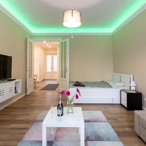 Appartamento And Cozy Next To The Parliament, Budapest