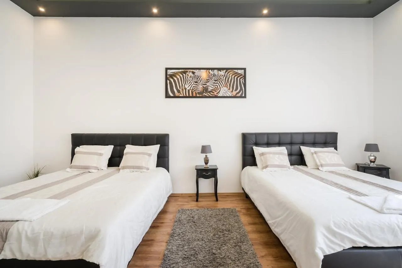 Real Apartments Zichy Budapest Ungheria
