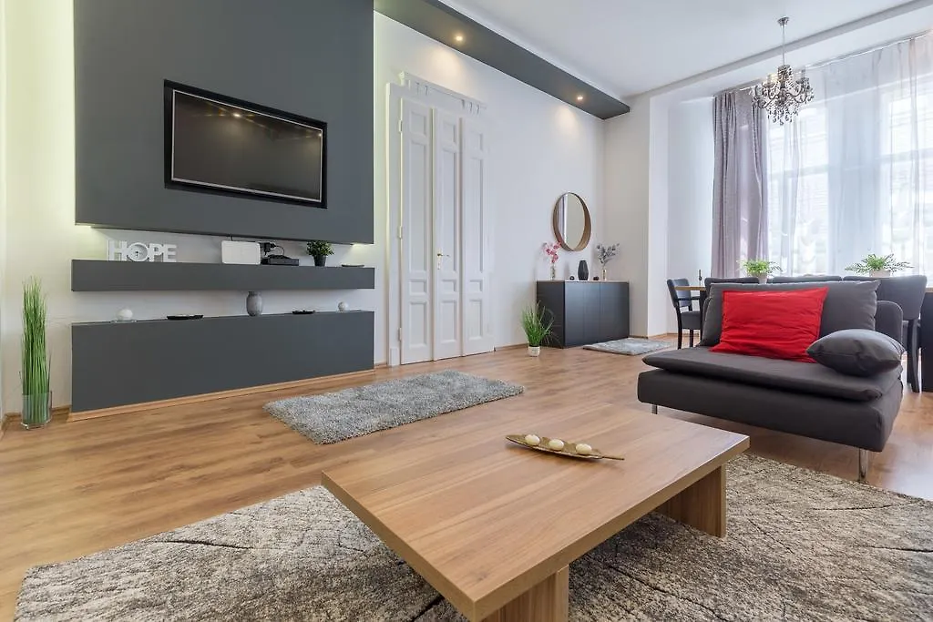 Real Apartments Zichy Budapest Ungheria