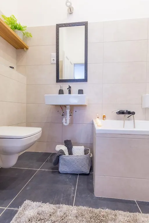 Real Apartments Zichy Budapest Ungheria
